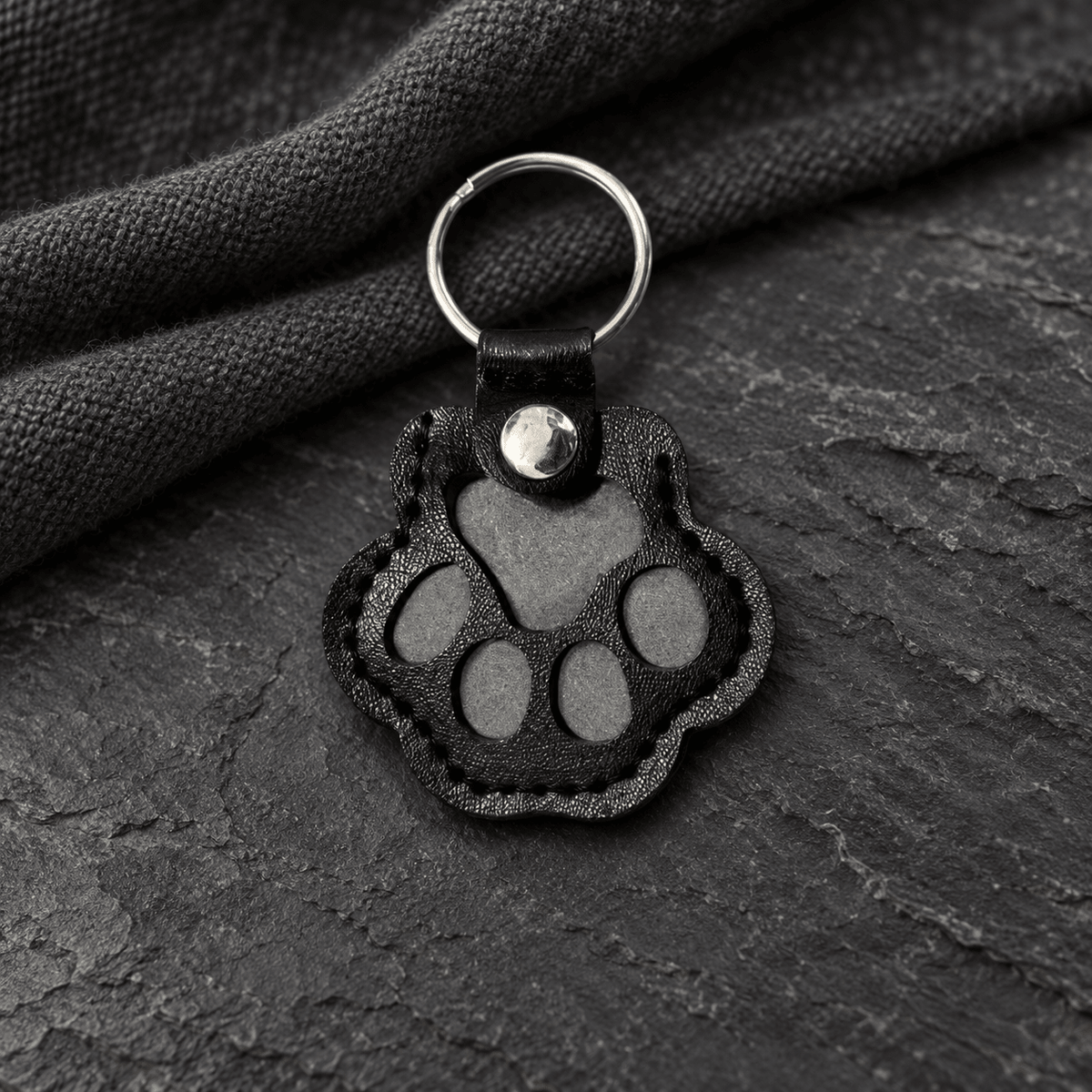 LA PATTE CANINE NOIRE -
