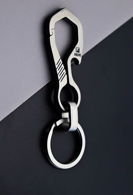 Porte - clés Voiture <br> Le Crochet Décapsuleur Titane Tactique - Titane